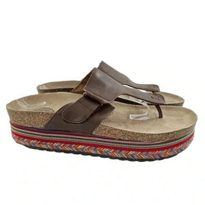 So sandals size 10 brown faux leather t-strap chunky flatforms vintage y2K 90s